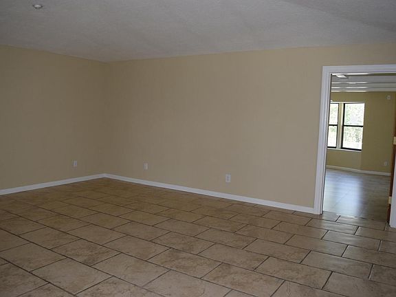4th image of 2340 Armour Ct