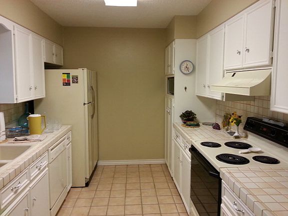 2nd image of 205 W Gardenia Ave
