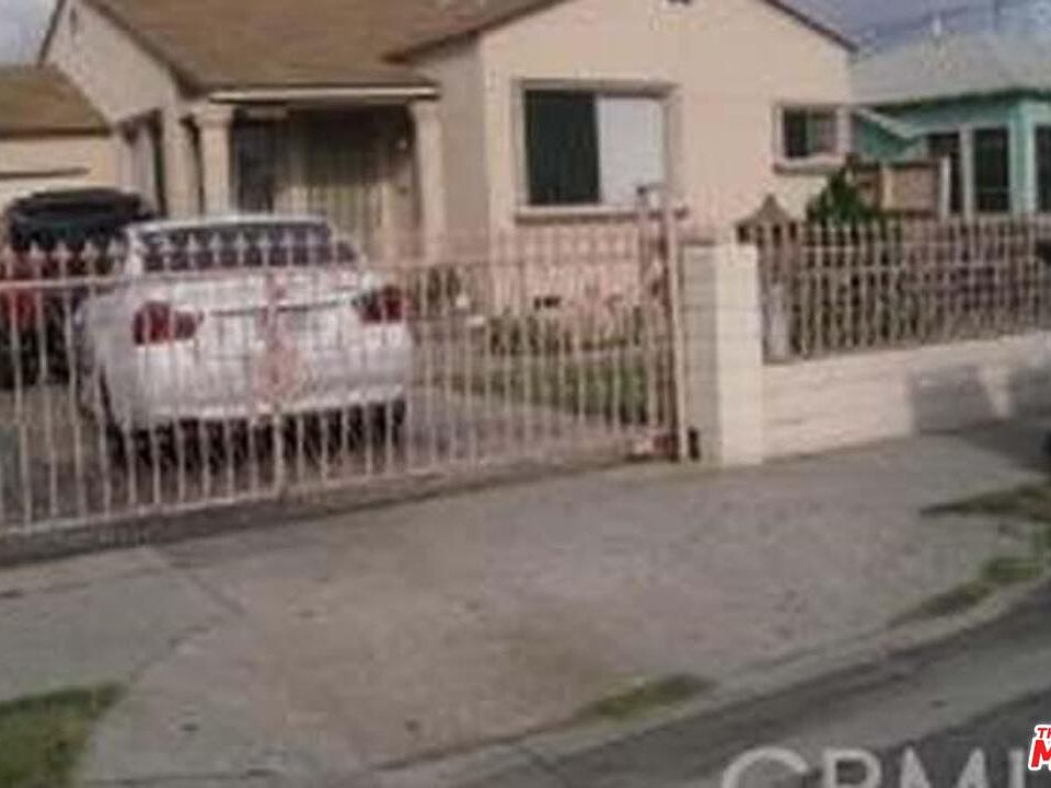 1st image of 10713 Doty Ave