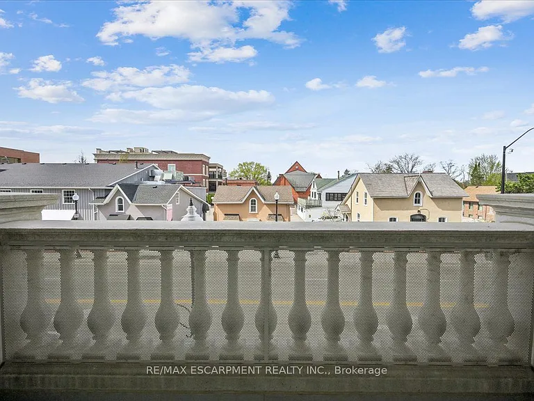 300 Randall St S #211 — Photo 12
