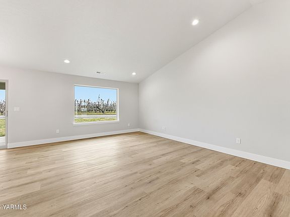 3rd image of 1617 Parkwood Ct Lot 327