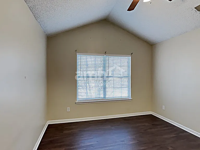 212 Leafmore Ct — Photo 11