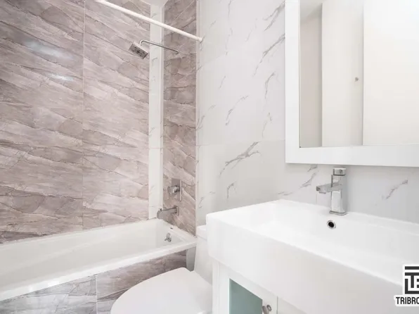 162 Throop Avenue image 6 of 6