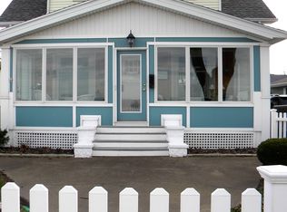 910 E Perry St, Port Clinton, OH 43452