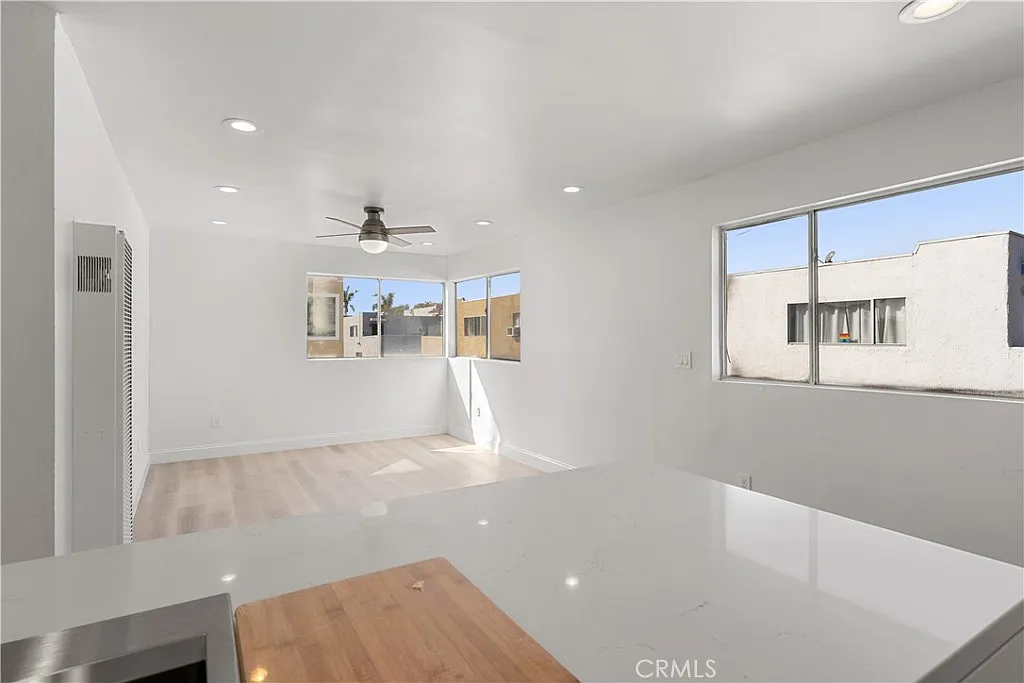 1 bed, 1.0 bath, 700 sqft, $2,300 — Photo 4