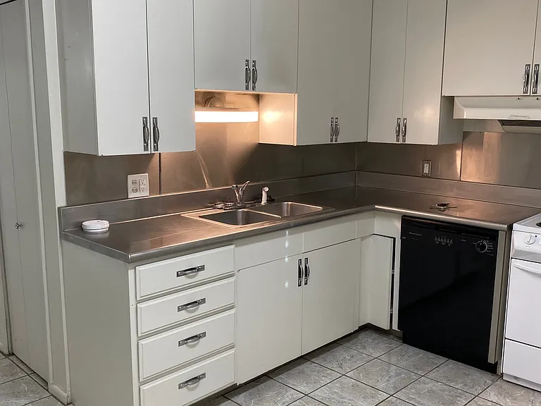 5634 N Meridian Ave — Photo 7