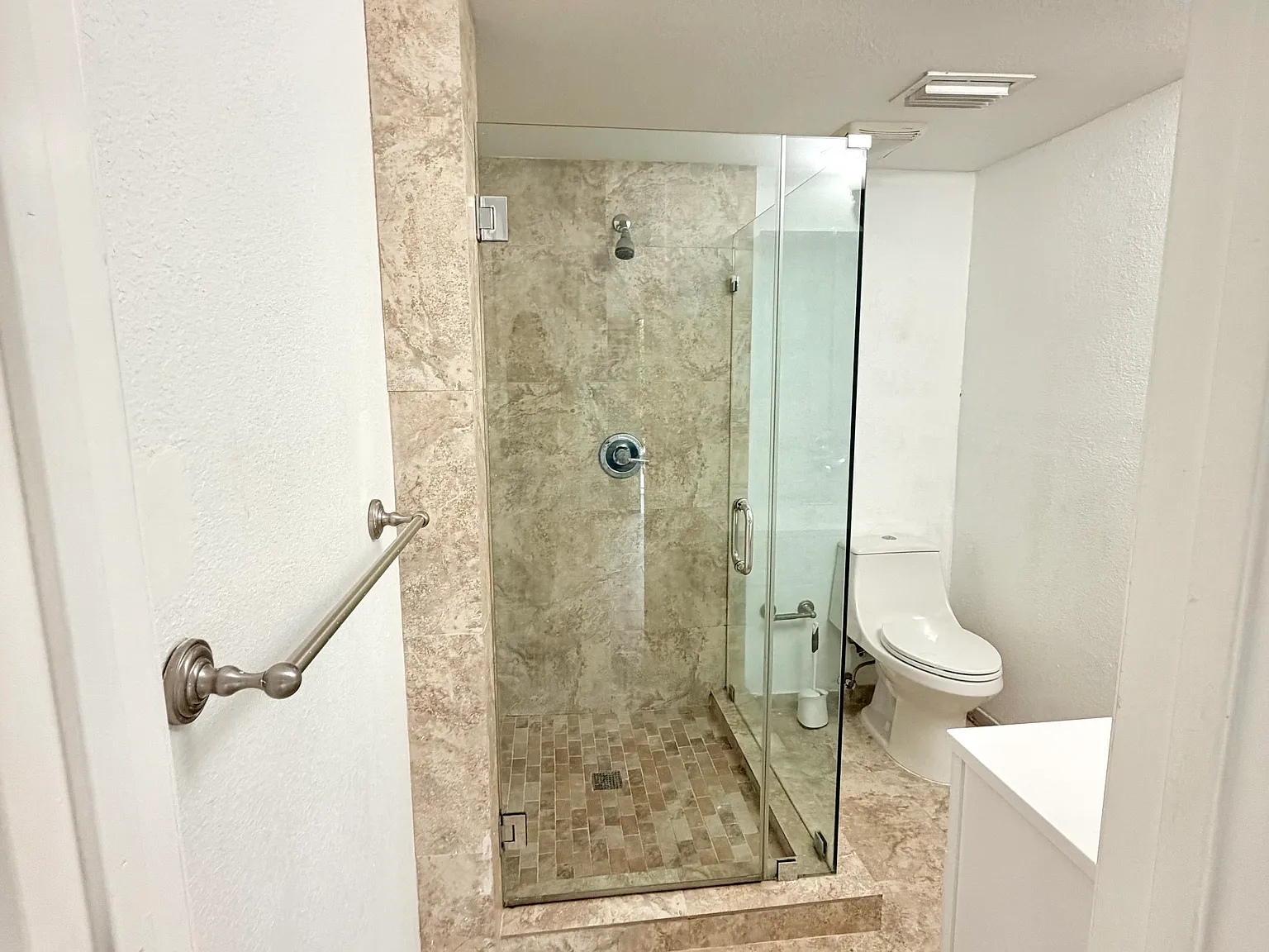 1 bed, $1,600 — Photo 2