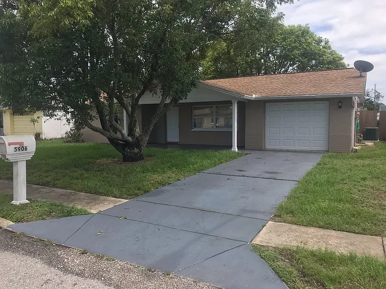 5906 Elkhorn Blvd — Photo 2