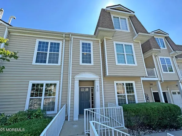 910 Abby Rd, Middletown, NJ 07748