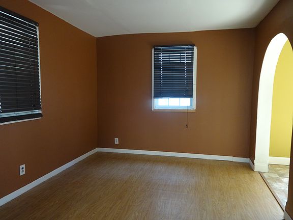 4th image of 229 Mohawk St