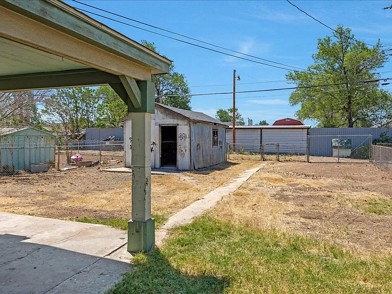 2202 Brook Ave — Photo 2