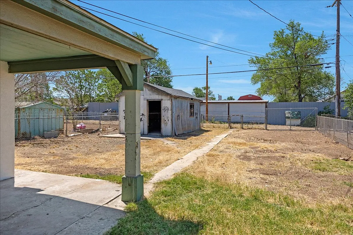 Building Photo - 2202 Brook Ave