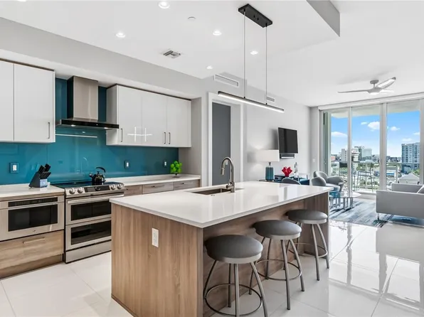 111 S Pineapple Ave #905, Sarasota, FL 34236