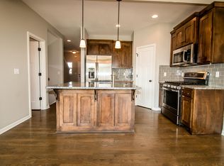 741 W Shawnee Ct, Gardner, KS 66030