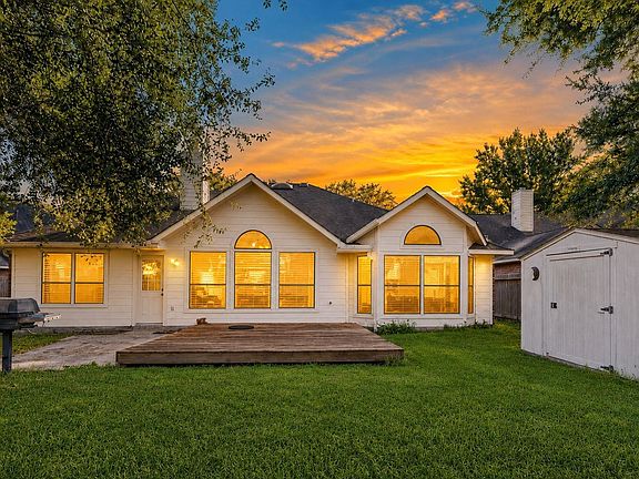 2nd image of 31235 Windcrest Park Ln