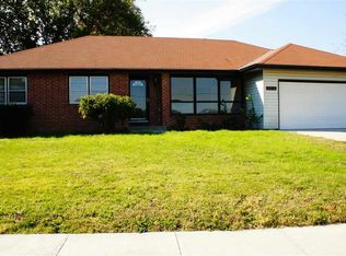 2913 SW Oakley Ave, Topeka, KS 66614