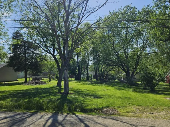 203 Albert St, Washington, IL 61571