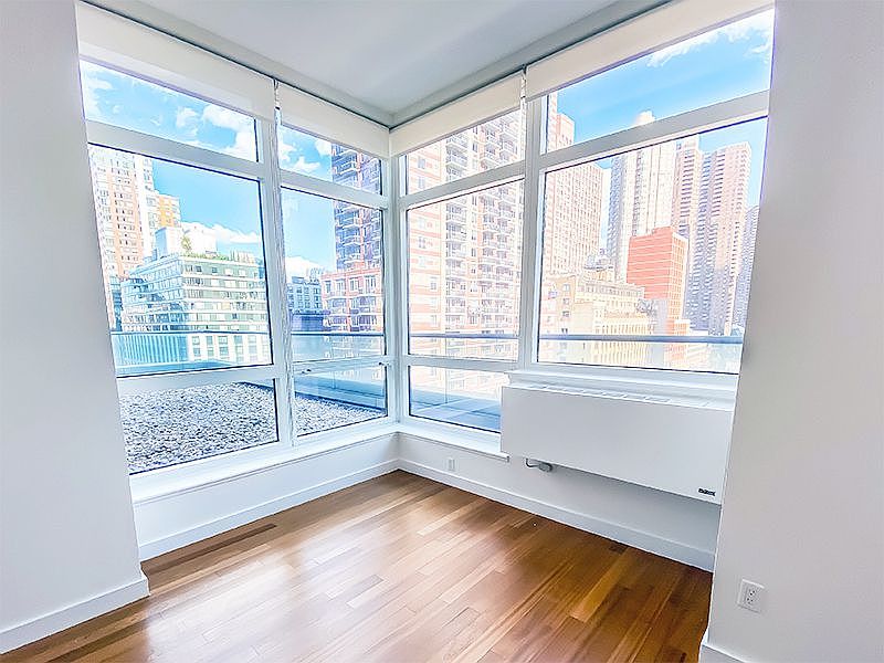 1st image of 600 W 42nd St #809