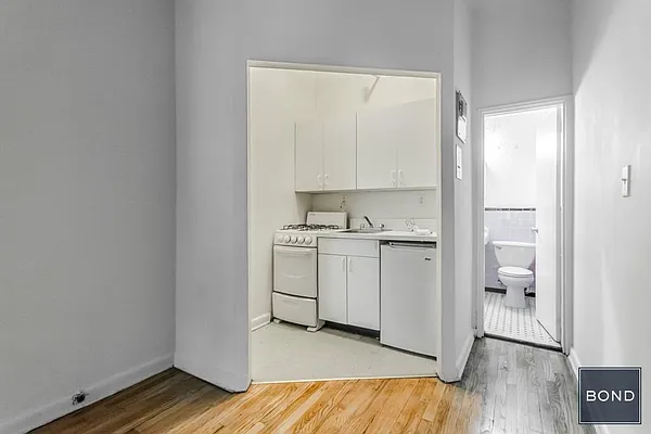 Rented by Bond New York | media 7