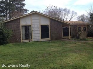 13 Pine Ct, Millbrook, AL 36054