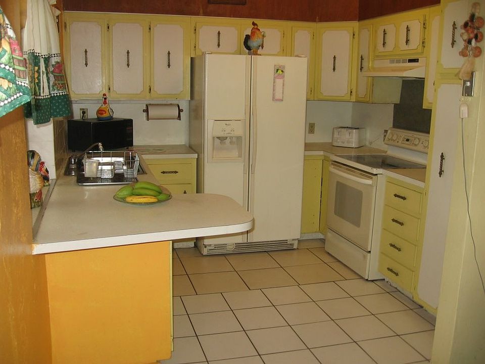2nd image of 1370 NE 156th St