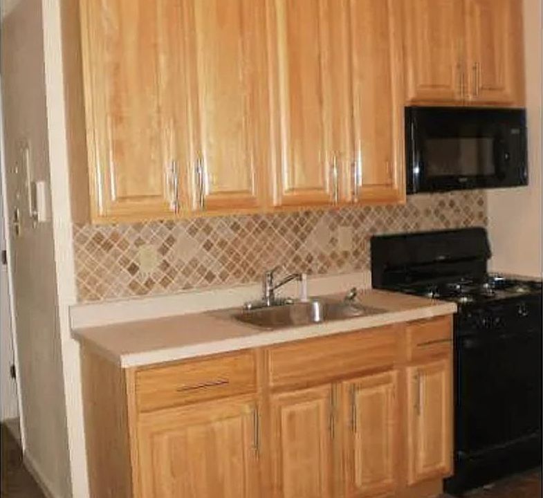 1st image of 457 Hawthorne Ave #5