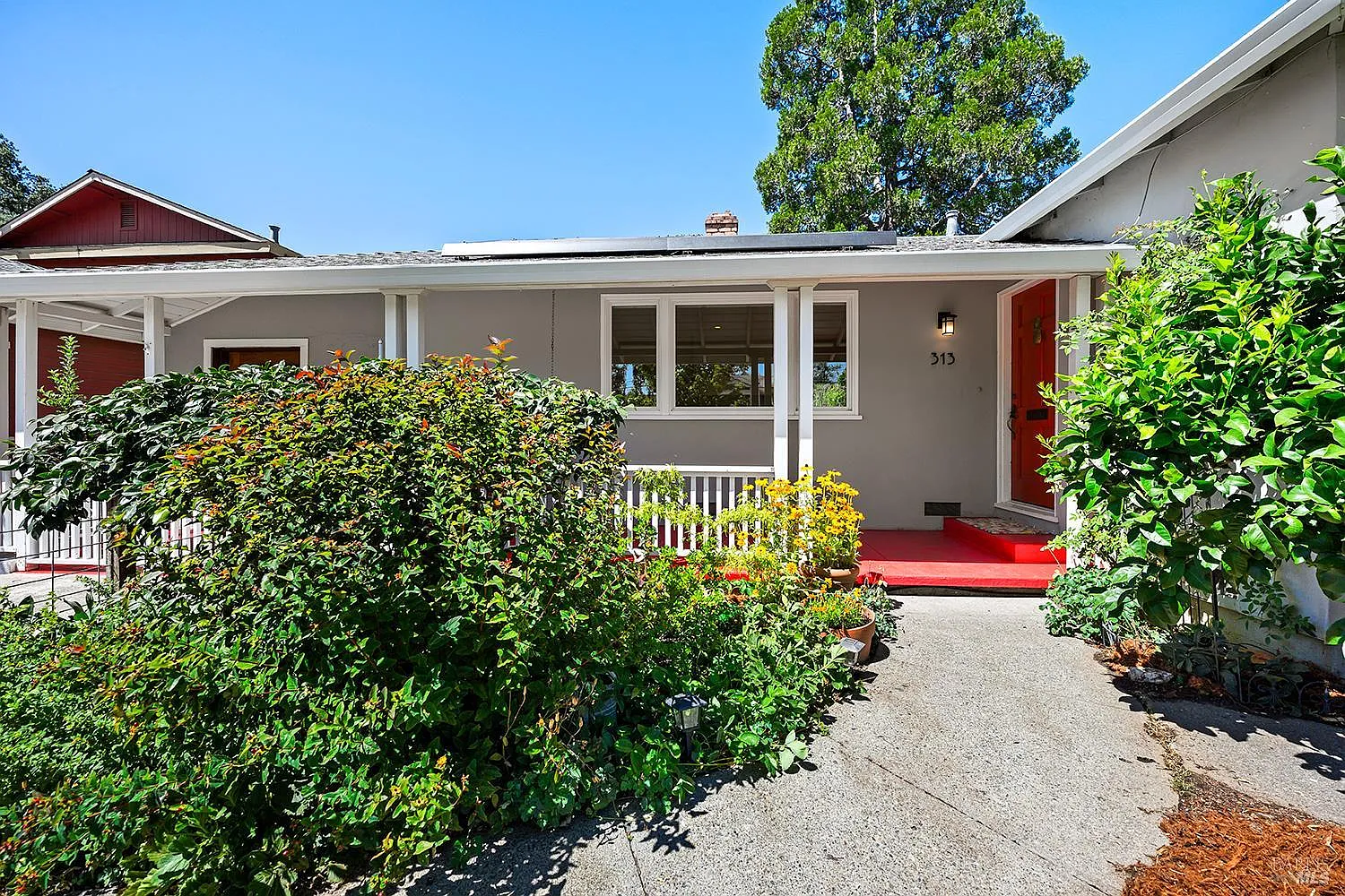 313 N Jefferson Street - Photo 2