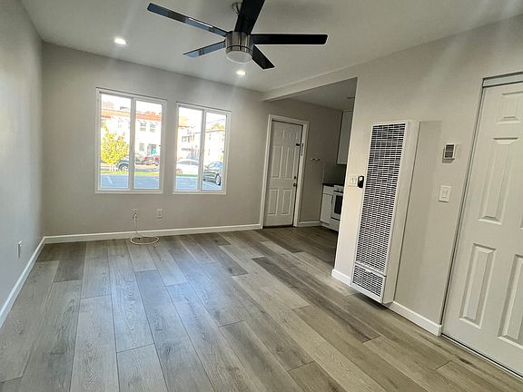 3rd image of 00-1007 E Ocean Blvd #11