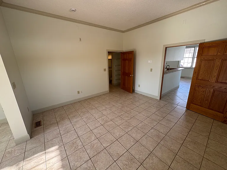 576 Pearl Rd — Photo 11