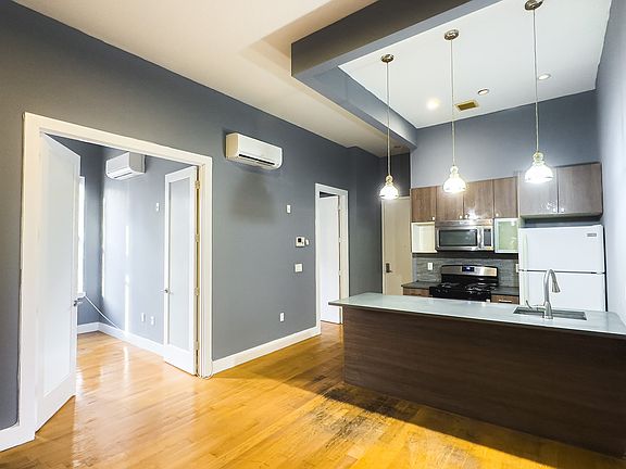 2nd image of 554 Wilson Ave #1B
