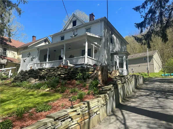 46 High St, Walton, NY 13856