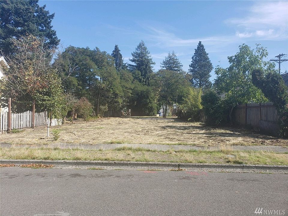 2nd image of 6243 S Montgomery St
