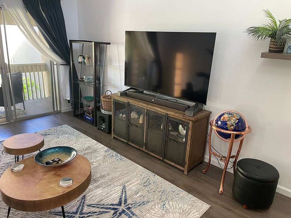 Living room - high ceilings and natural light
