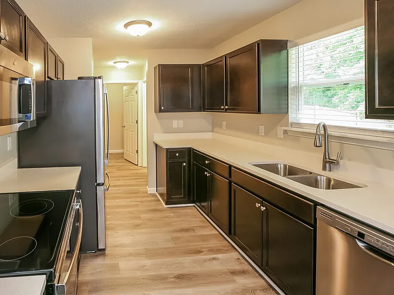 3423 Grove Berry Ln — Photo 8