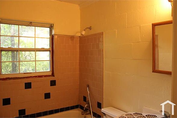 1st image of 727 Rollins St
