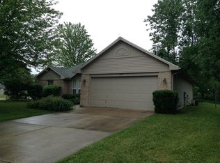 930 Sunset Dr, Englewood, OH 45322