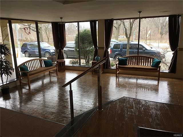 Beautifully Renovated Lobby