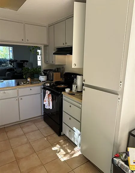 2822 Albany Ave — Photo 6