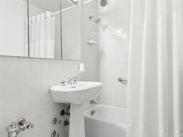 15 West 72nd Street image 6 of 18