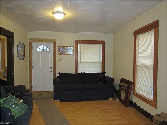 3rd image of 1216 W 13th St