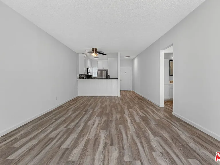 311 Montana Ave #302 — Photo 15