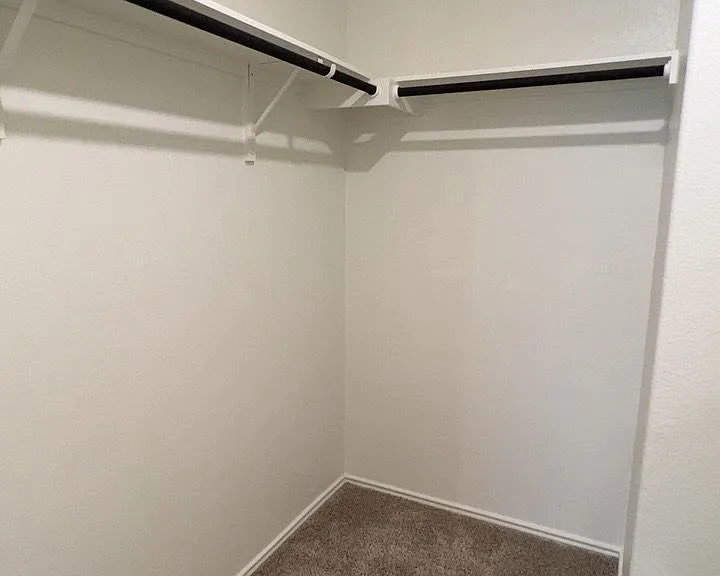 15209 Spruce Frost Cv #B — Photo 17