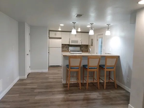 1522 N Hill Field Rd, Layton, UT 84041