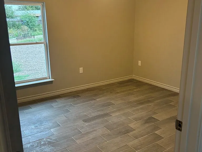 2458 De Leon Dr — Photo 8