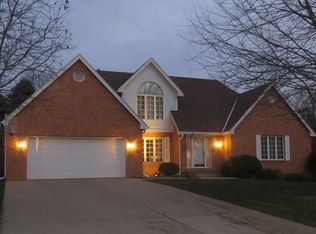 3207 Southern Woods Dr, Des Moines, IA 50321