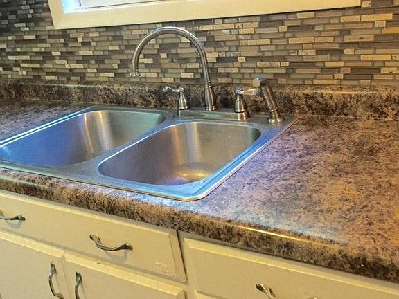 Kitchen, ceramic backsplash