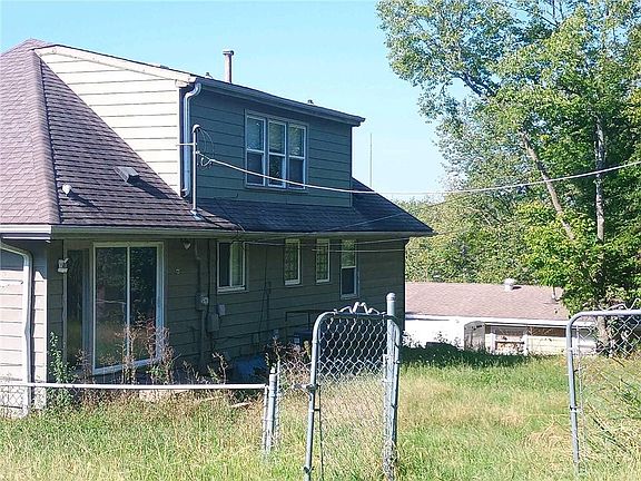 5th image of 7520 E 75th St