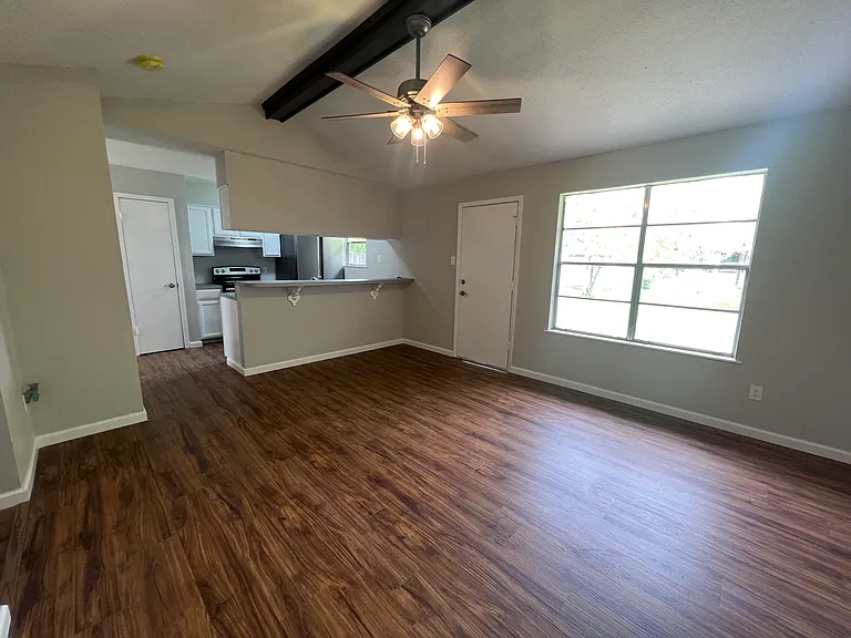 5337 Avenue C — Photo 17