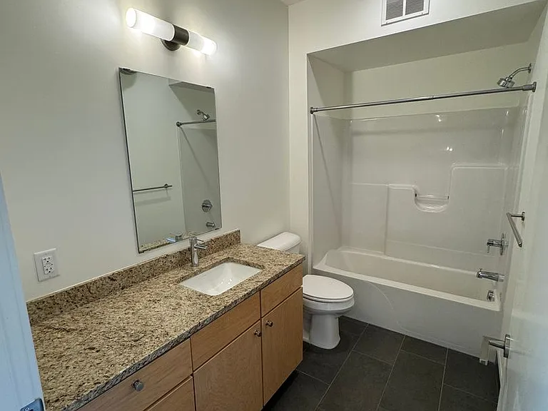 601 Lake Michigan Dr NW — Photo 5