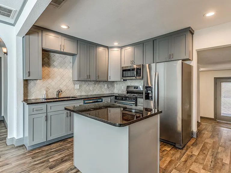 3118 Carlson Dr — Photo 11